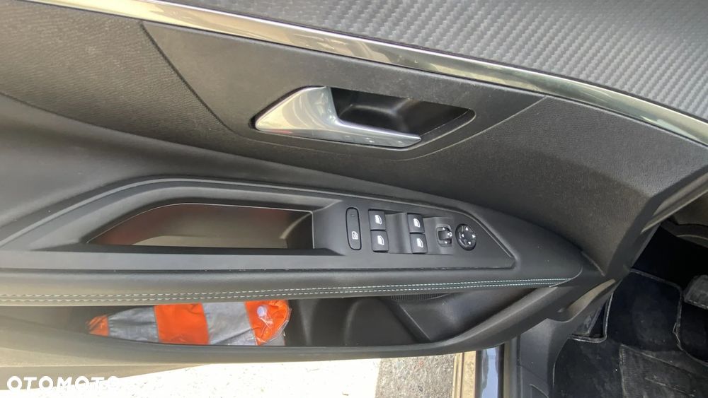 Peugeot 3008 BlueHDi 130 Stop & Start EAT8 Allure - 14