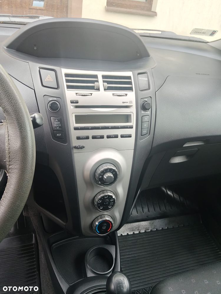 Toyota Yaris - 2