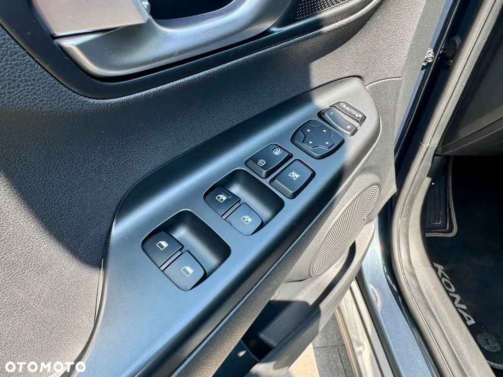 Hyundai Kona 64kWh Premium - 18