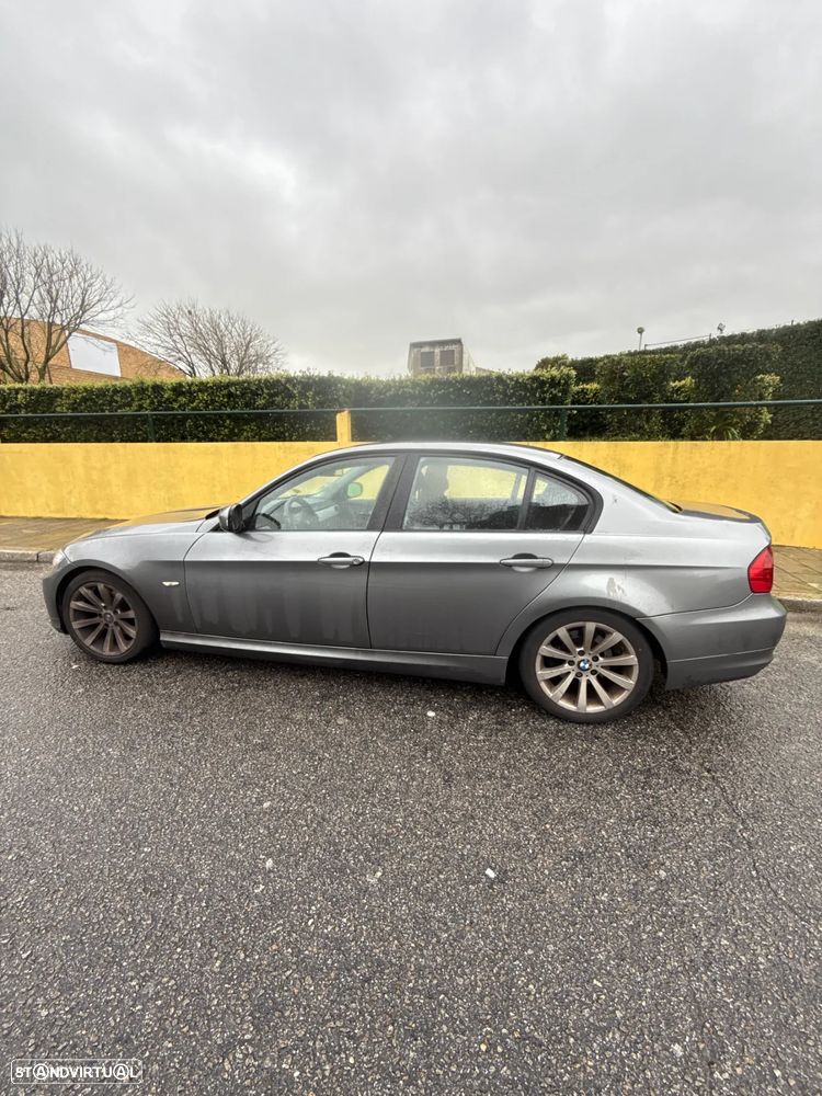 BMW 318 d Sport - 14