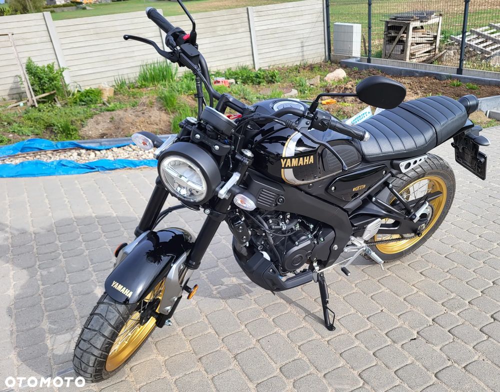 Yamaha XSR - 11