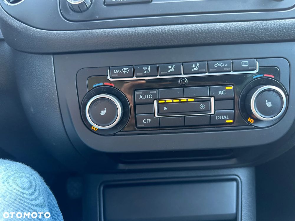 Volkswagen Golf Plus 1.6 TDI BlueMot Comfortline - 26