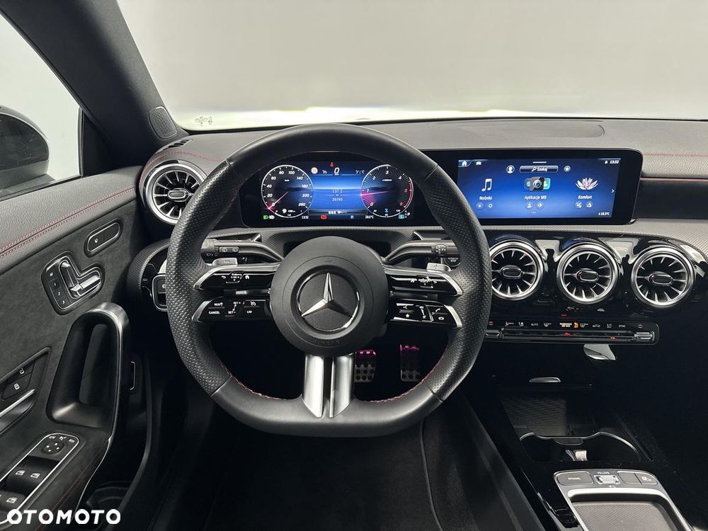 Mercedes-Benz CLA 200 d AMG Line 8G-DCT - 24