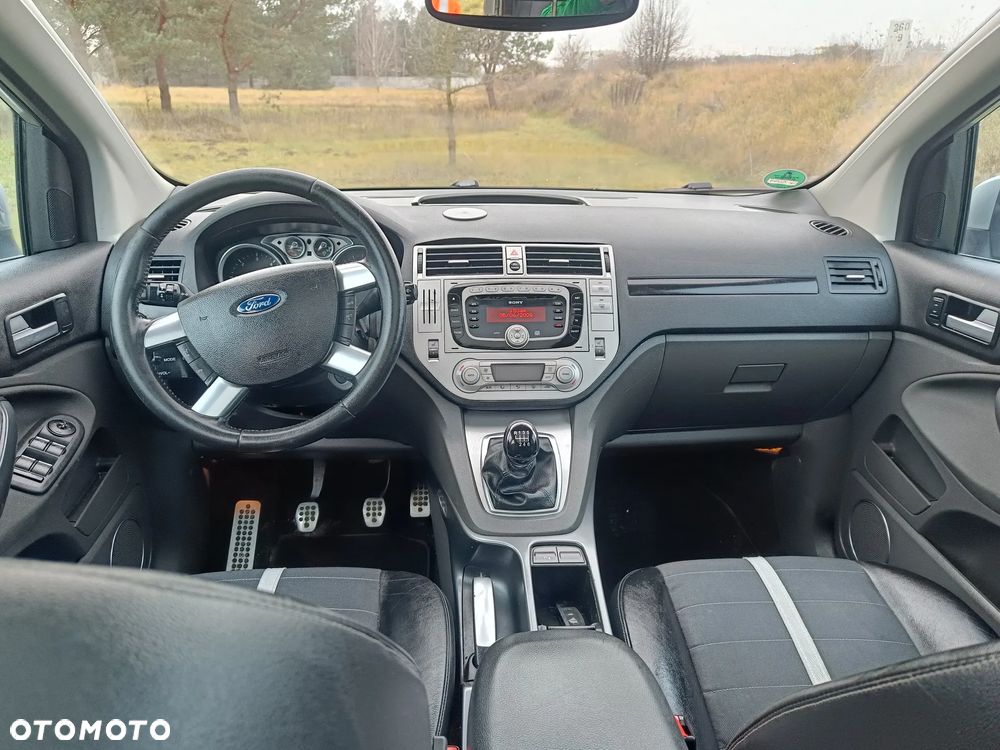 Ford Kuga 2.0 TDCi 4x4 Titanium - 10