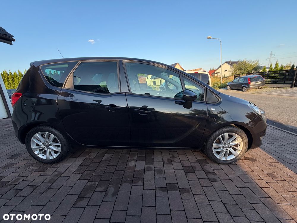 Opel Meriva 1.4 T Design Edition S&S - 17