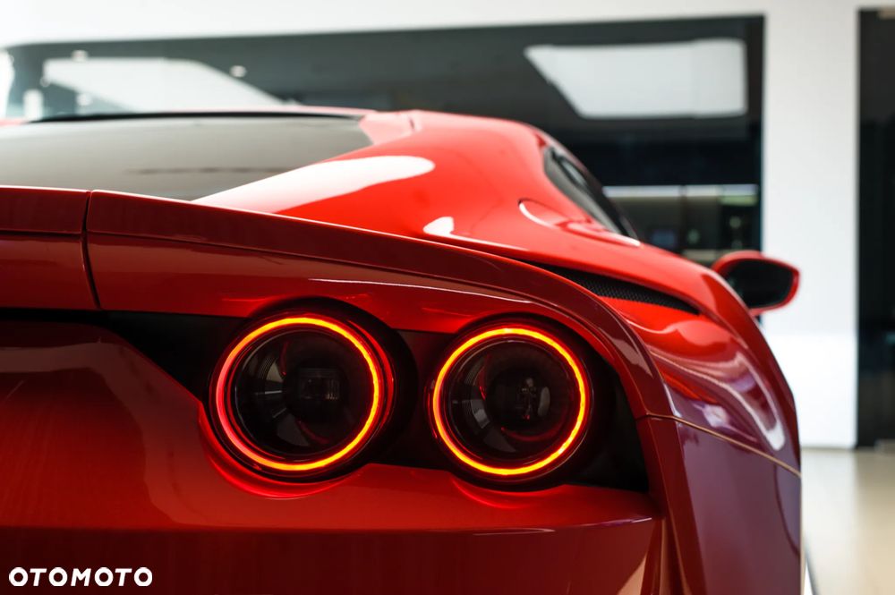 Ferrari 812 Superfast - 17