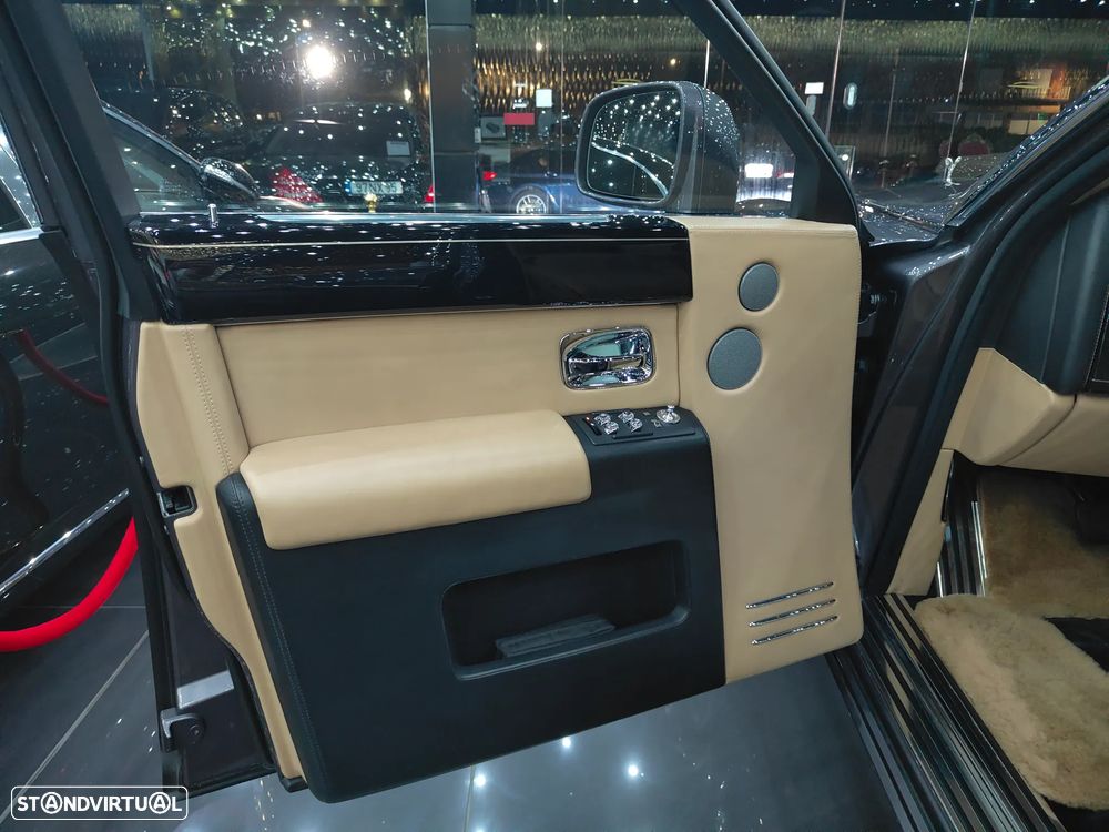 Rolls Royce Phantom 6.8 V12 - 45