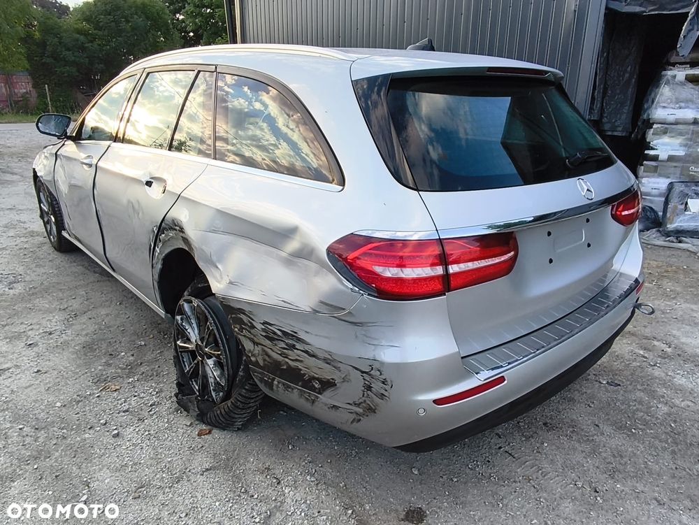 Mercedes-Benz Klasa E 200 d 9G-TRONIC - 5