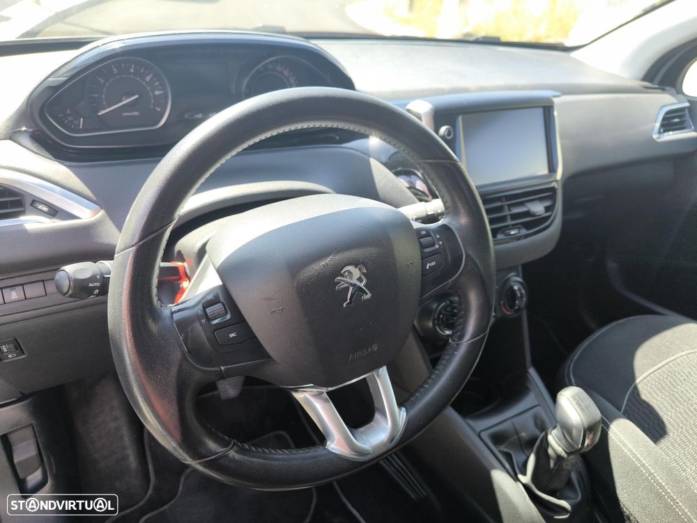 Peugeot 208 1.2 PureTech Style - 11