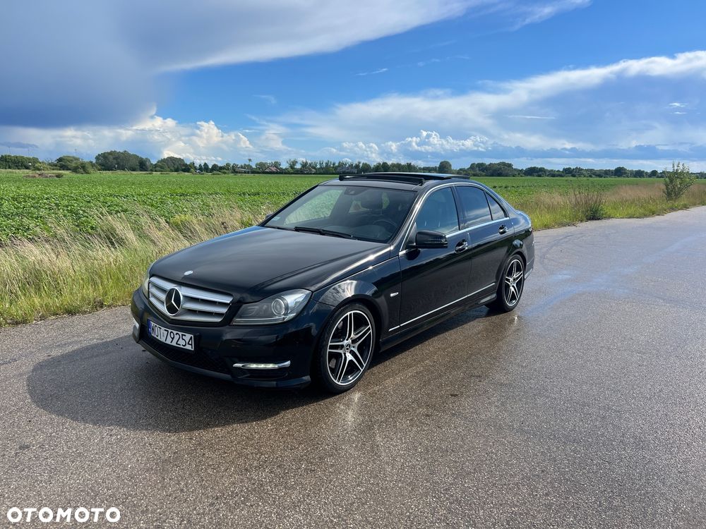 Mercedes-Benz Klasa C 300 CDI BlueEff 4-Matic Avantgarde - 1