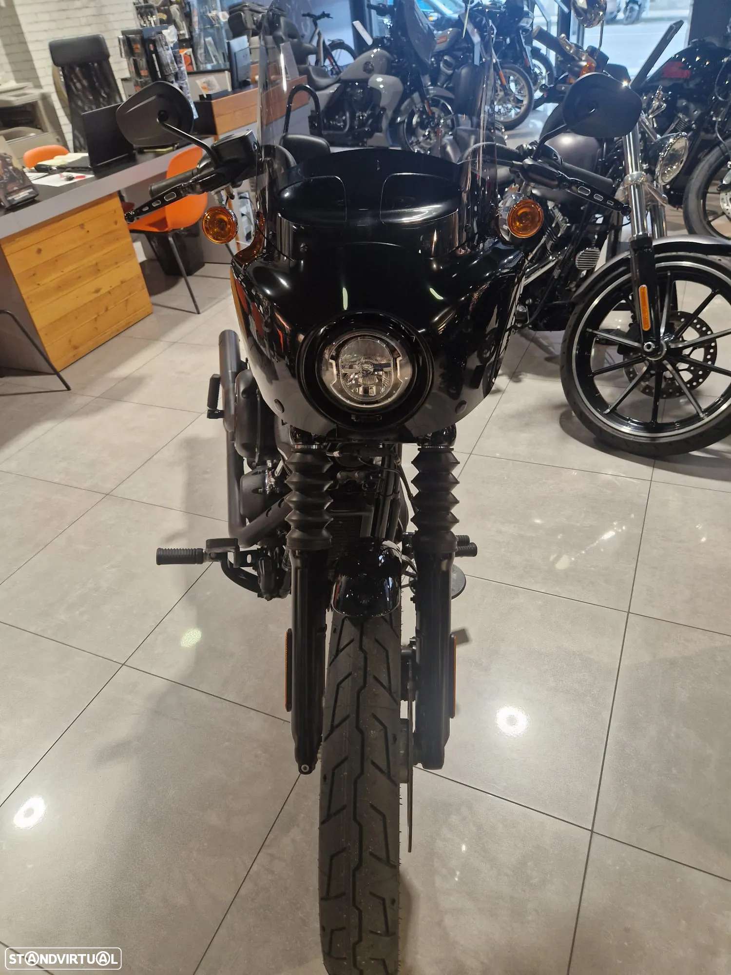 Harley-Davidson Softail STREET BOB 107 - 4
