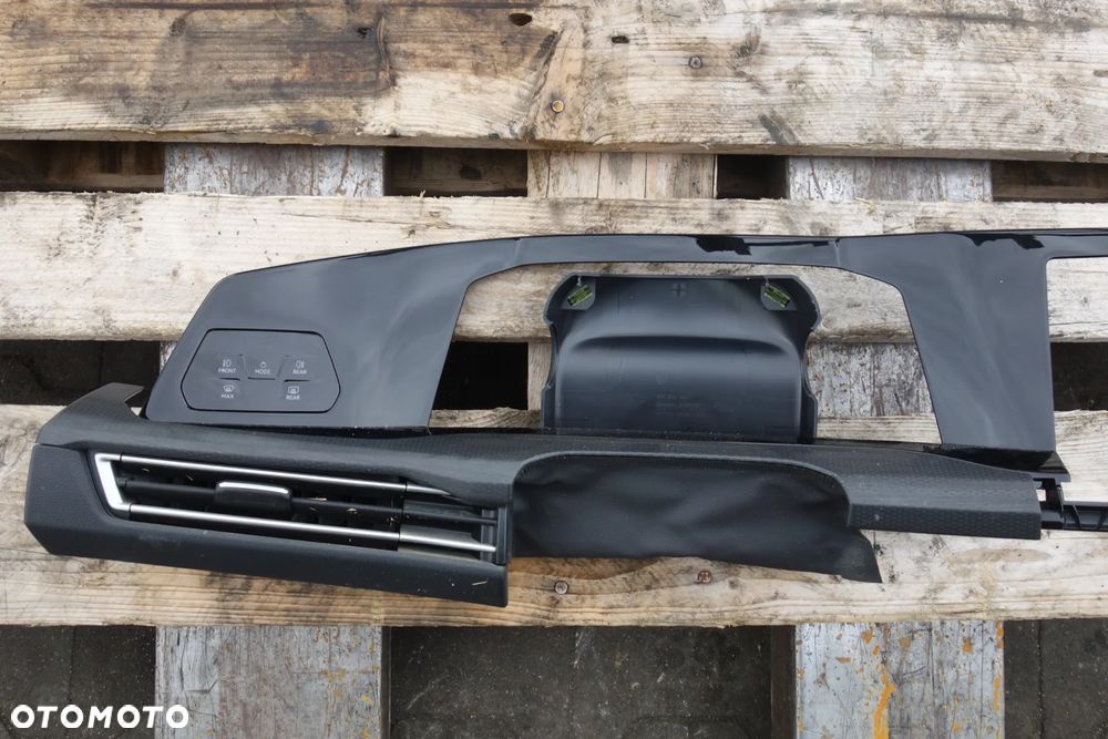 LISTWA RAMKA DEKOR WYŚWIETLACZA VOLKSWAGEN GOLF VIII - 2