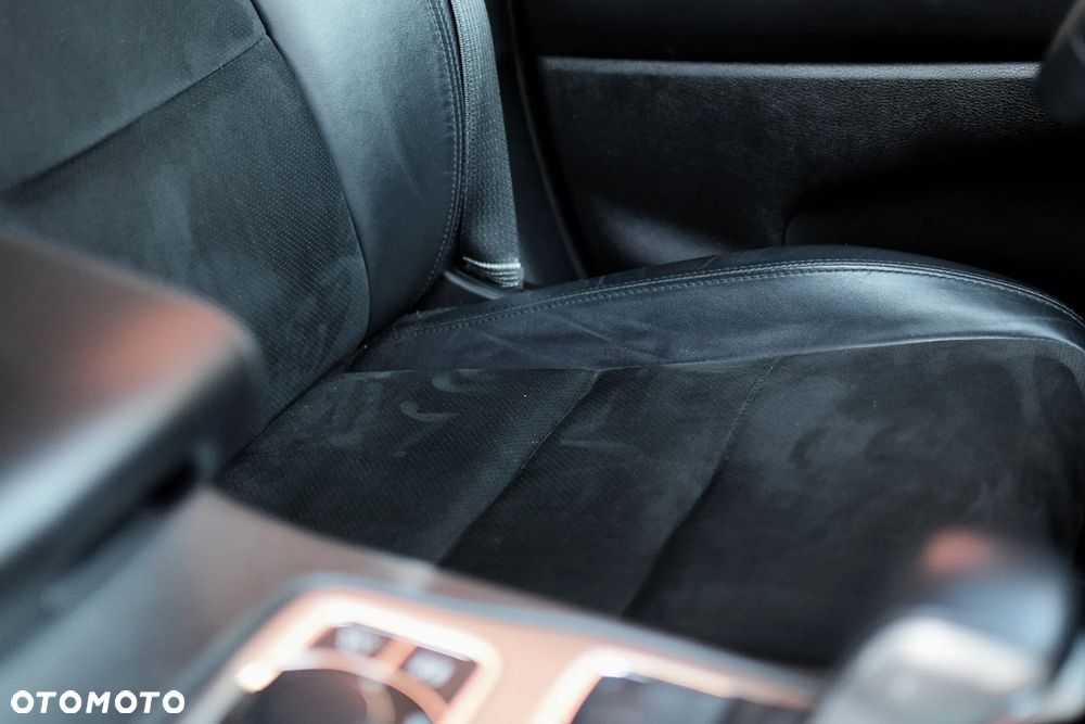 Jeep Grand Cherokee - 34