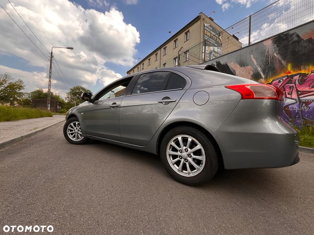 Mitsubishi Lancer 1.6 Invite - 6