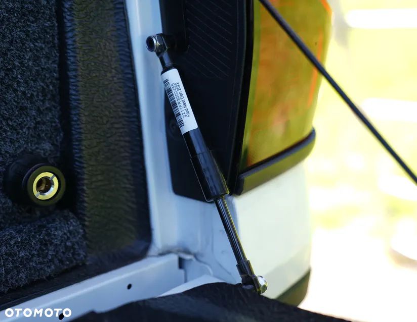 Amortyzator klapy tylnej z funkcją łagodnego opuszczania Ford Ranger, Ranger Raptor 2022- - 1
