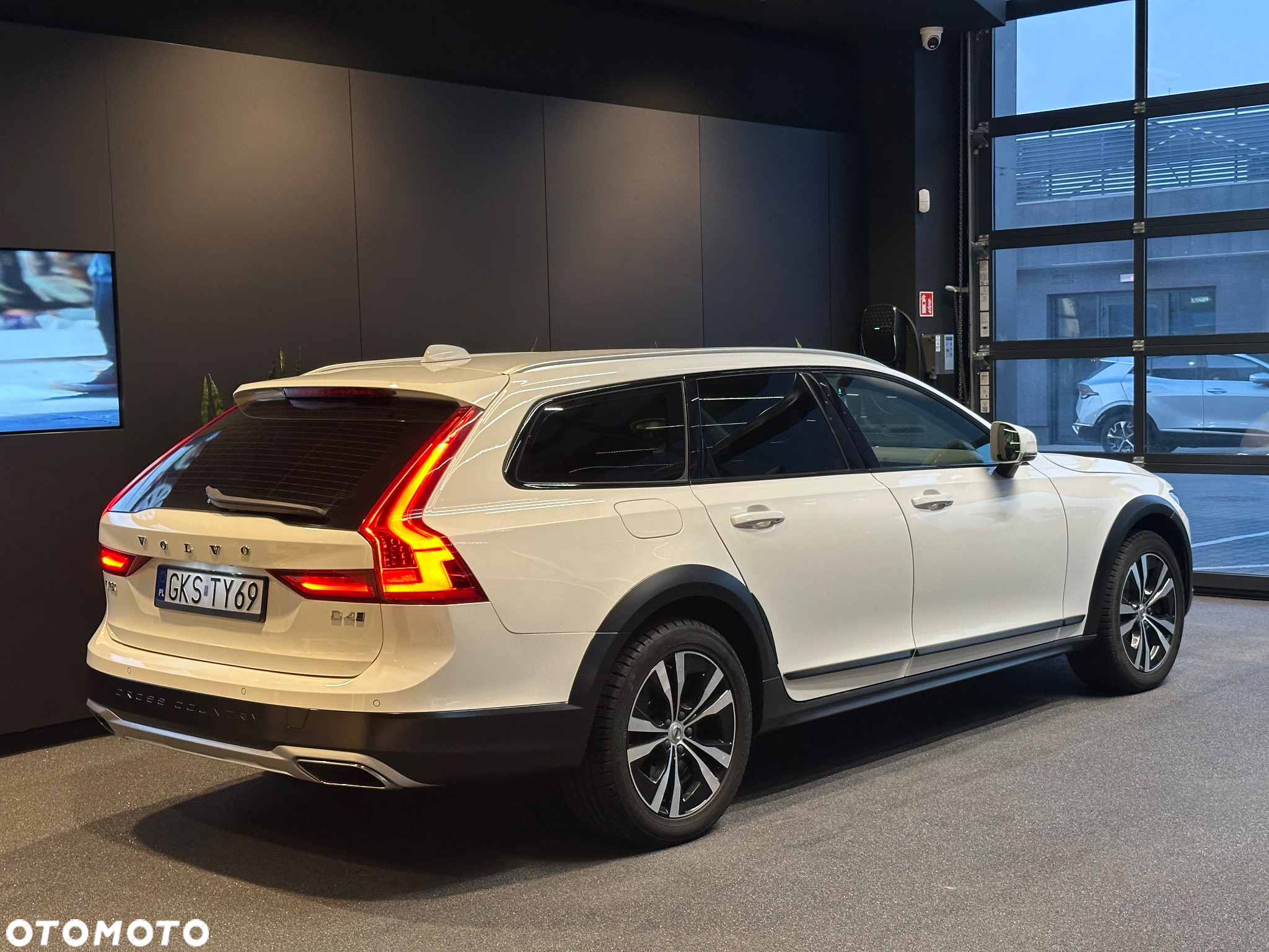 Volvo V90 Cross Country D4 AWD - 6