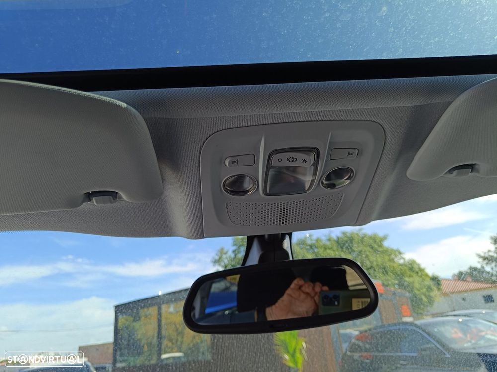 Peugeot 208 1.2 VTi SE Style - 22