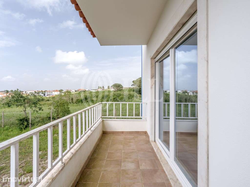 Moradia triplex, em São João das Lampas, Sintra - Grande imagem: 2/34