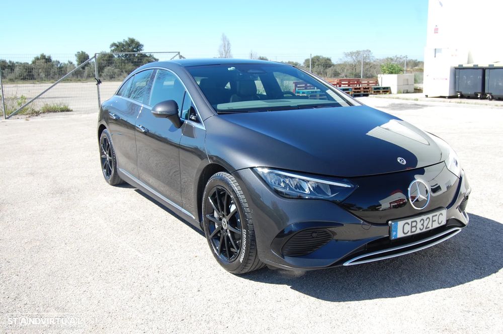 Mercedes-Benz EQE 300 Electric Art - 1