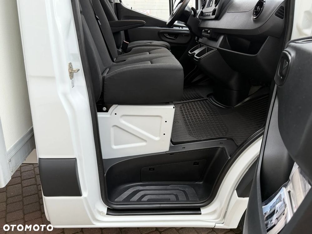 Mercedes-Benz Sprinter 3,0 319 Izoterma Winda - 29