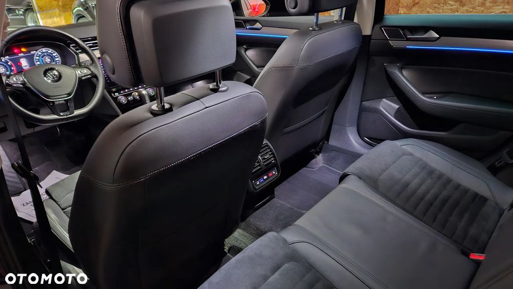 Volkswagen Passat 2.0 TSI 4Mot Highline DSG - 12