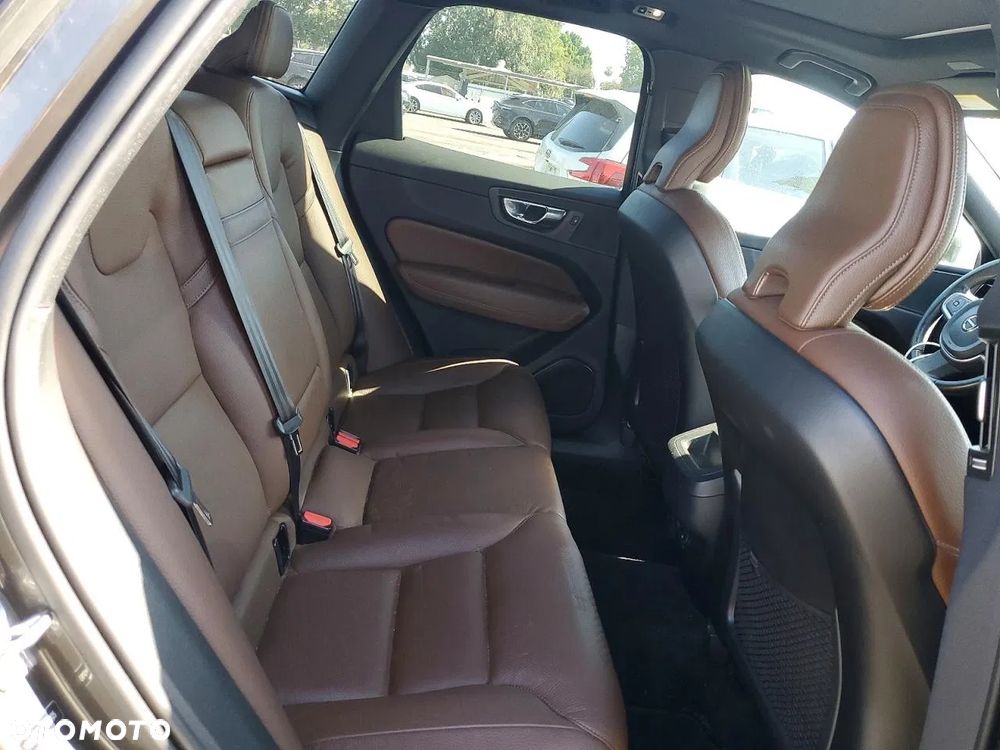 Volvo XC 60 T6 AWD Geartronic Momentum - 10