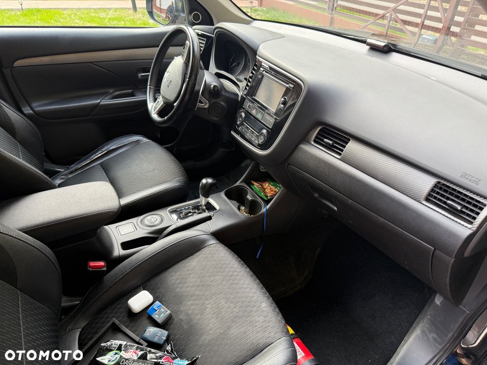 Mitsubishi Outlander 2.0 Intense 4WD CVT - 11