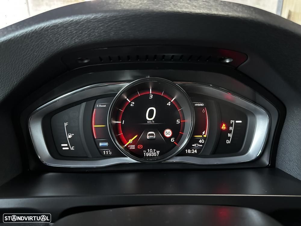 Volvo V60 2.4 D6 R-Design AWD Phev - 24