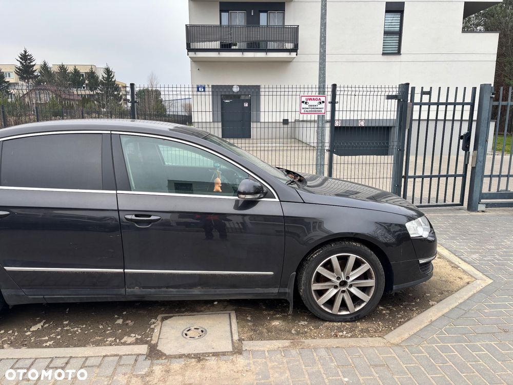 Volkswagen Passat 2.0 FSI Comfortline - 2