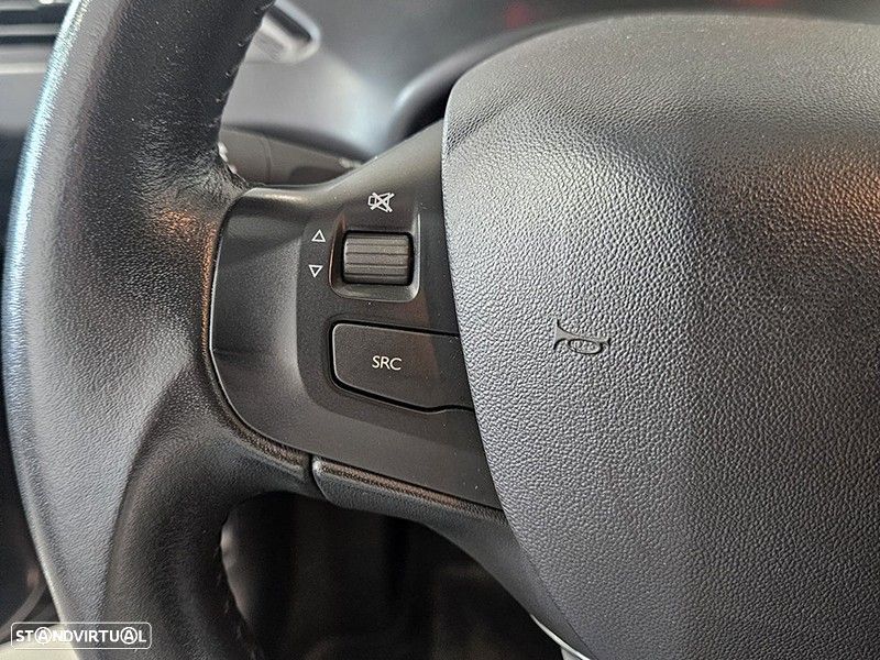 Peugeot 208 1.2 PureTech Style - 16