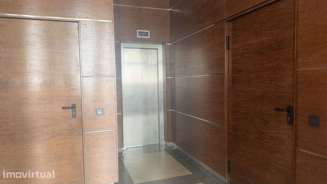 Apartamento T1 com estacionamento, Campolide, Lisboa - Grande imagem: 4/35