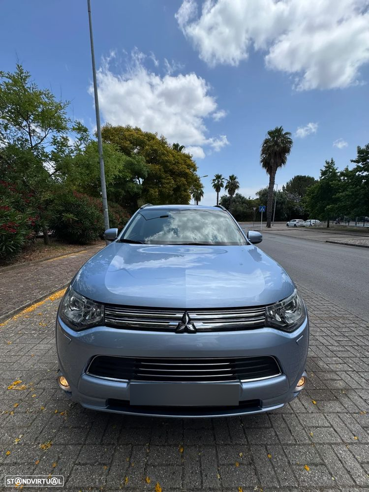Mitsubishi Outlander 2.0 PHEV Instyle Navi - 2