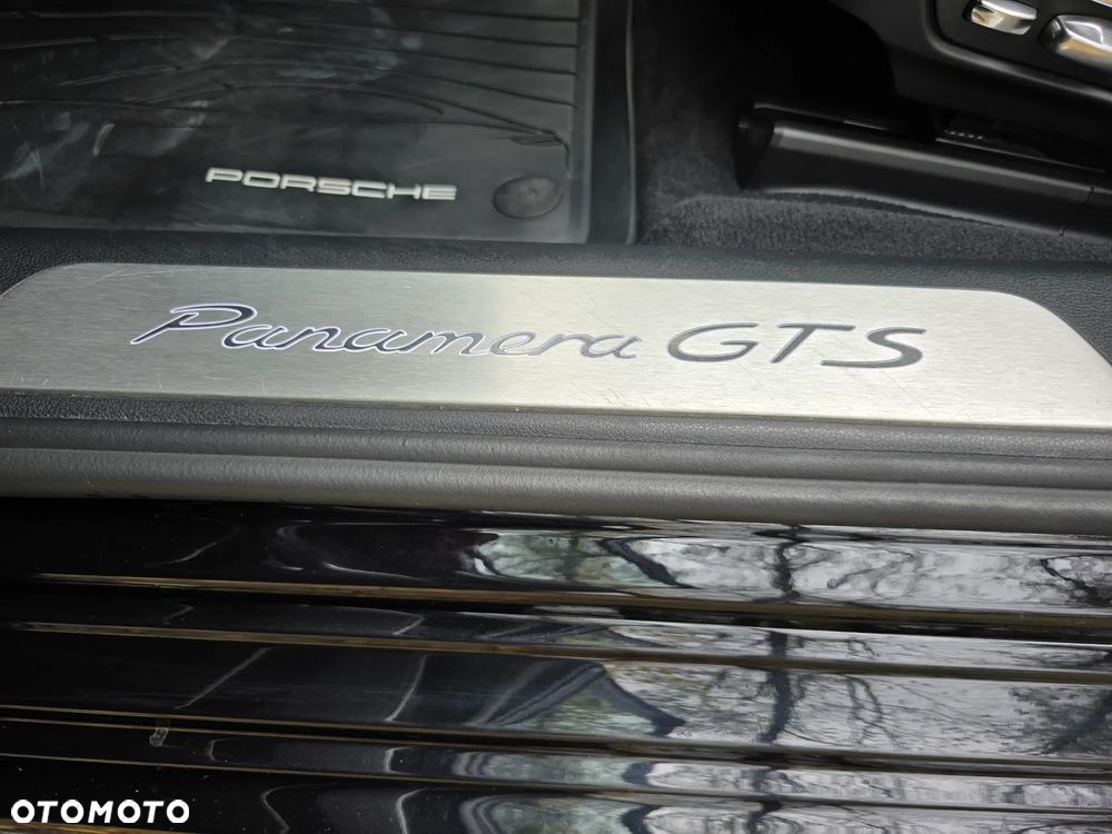 Porsche Panamera - 21