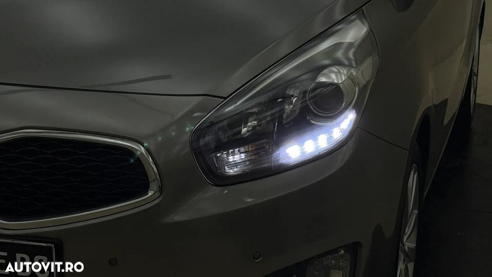 Kia Carens - 26