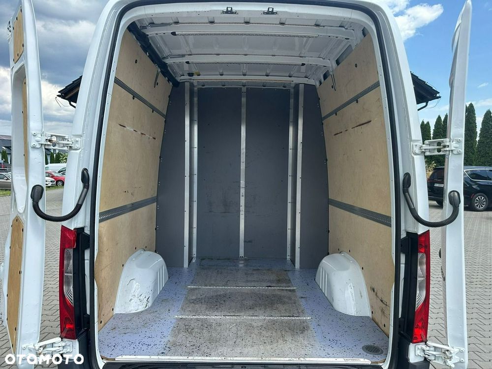 Mercedes-Benz Sprinter - 13