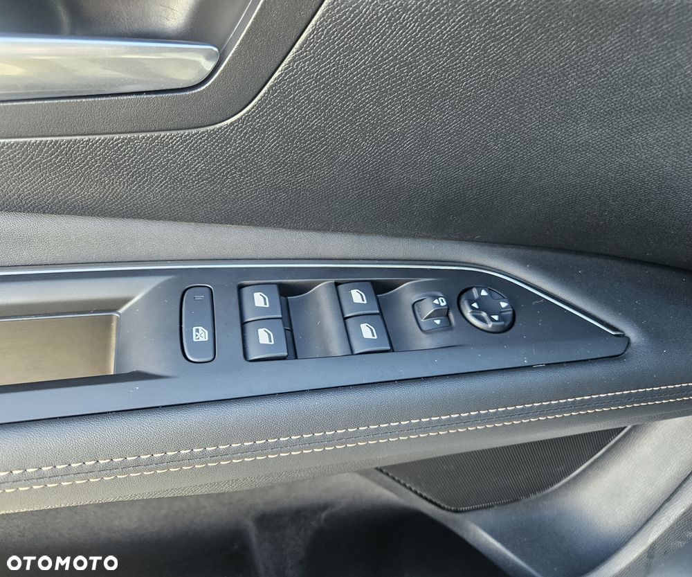 Peugeot 3008 Plug-In Hybrid 195 e-DSC7 GT - 22