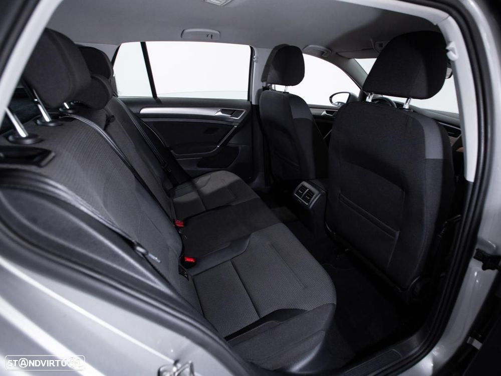 VW Golf - 12