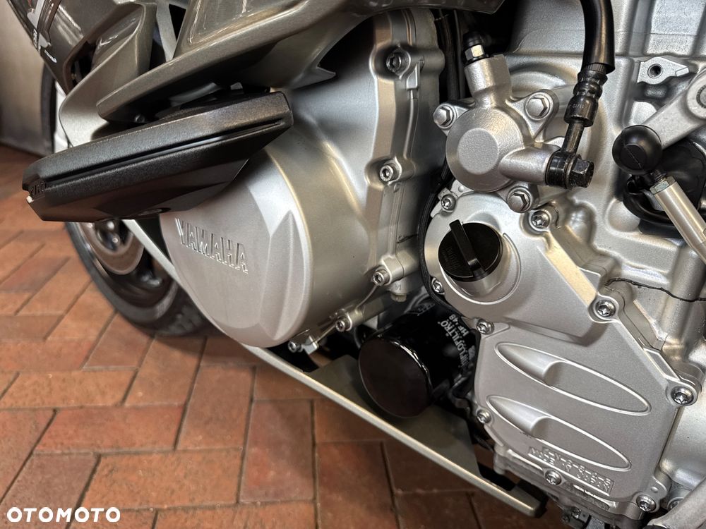 Yamaha FJR - 23