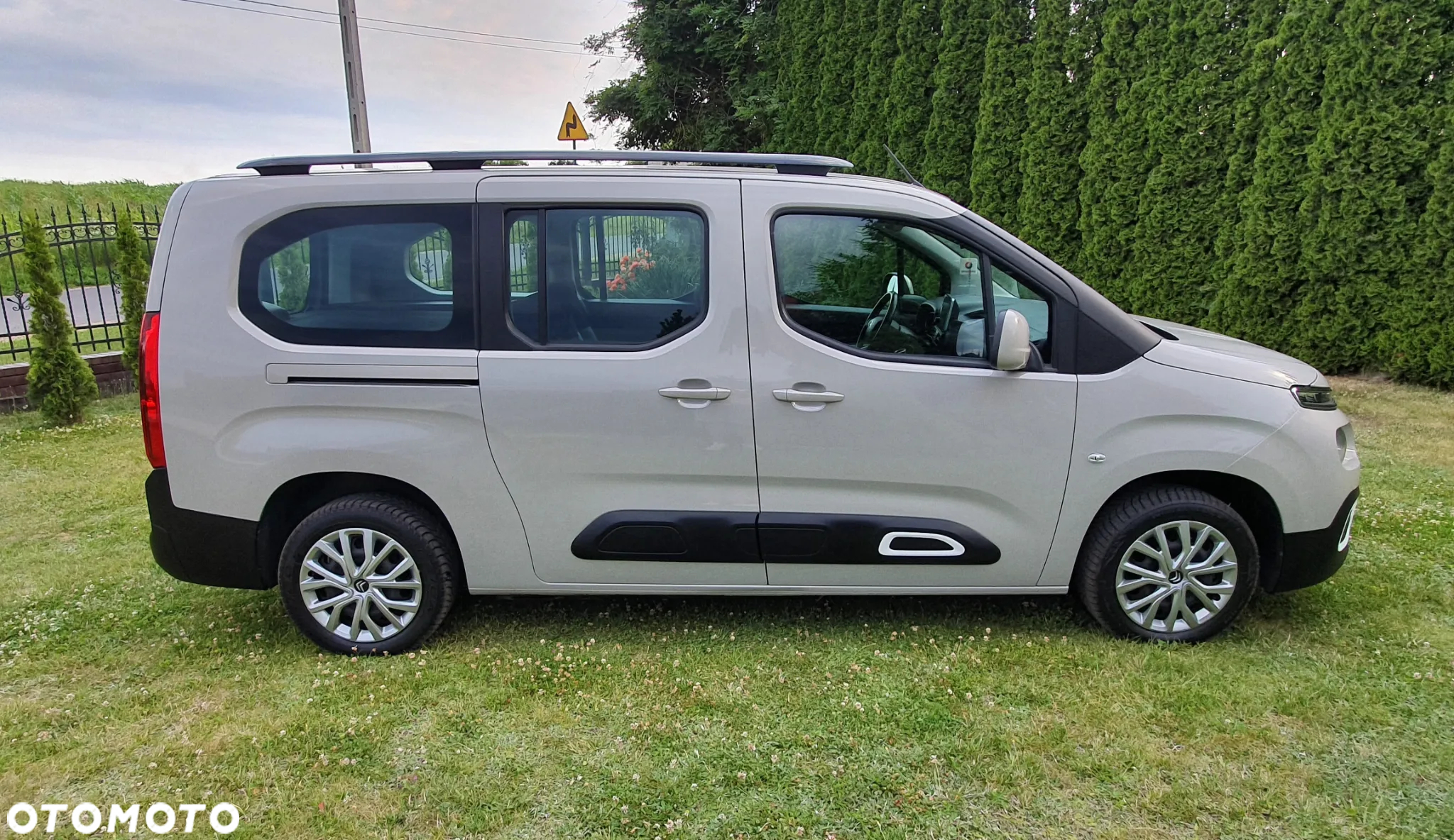 Citroën Berlingo XL PureTech 110 LIVE PACK - 8