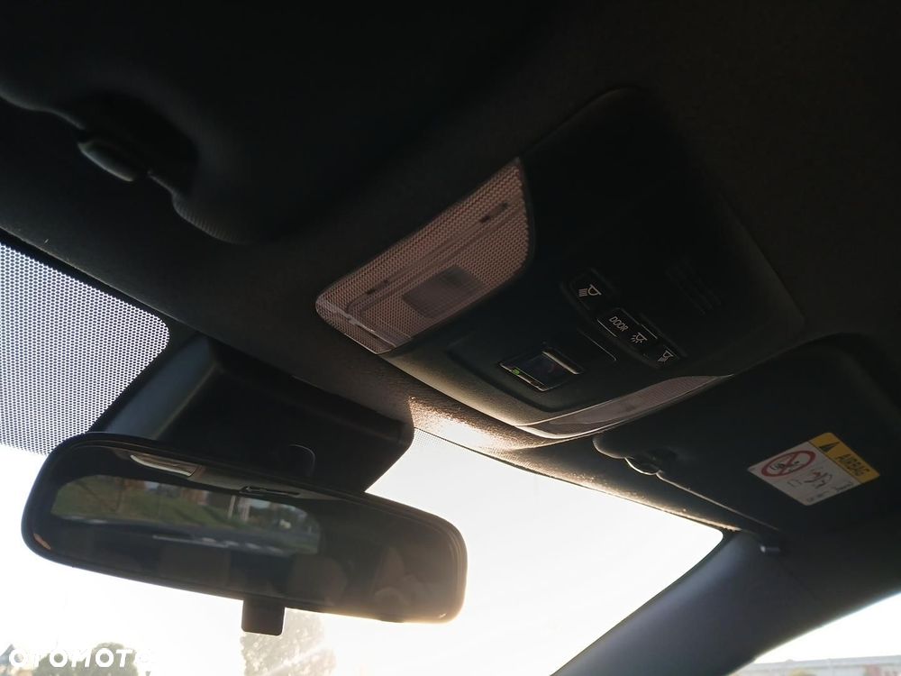 Toyota Corolla 1.8 Hybrid Comfort - 31