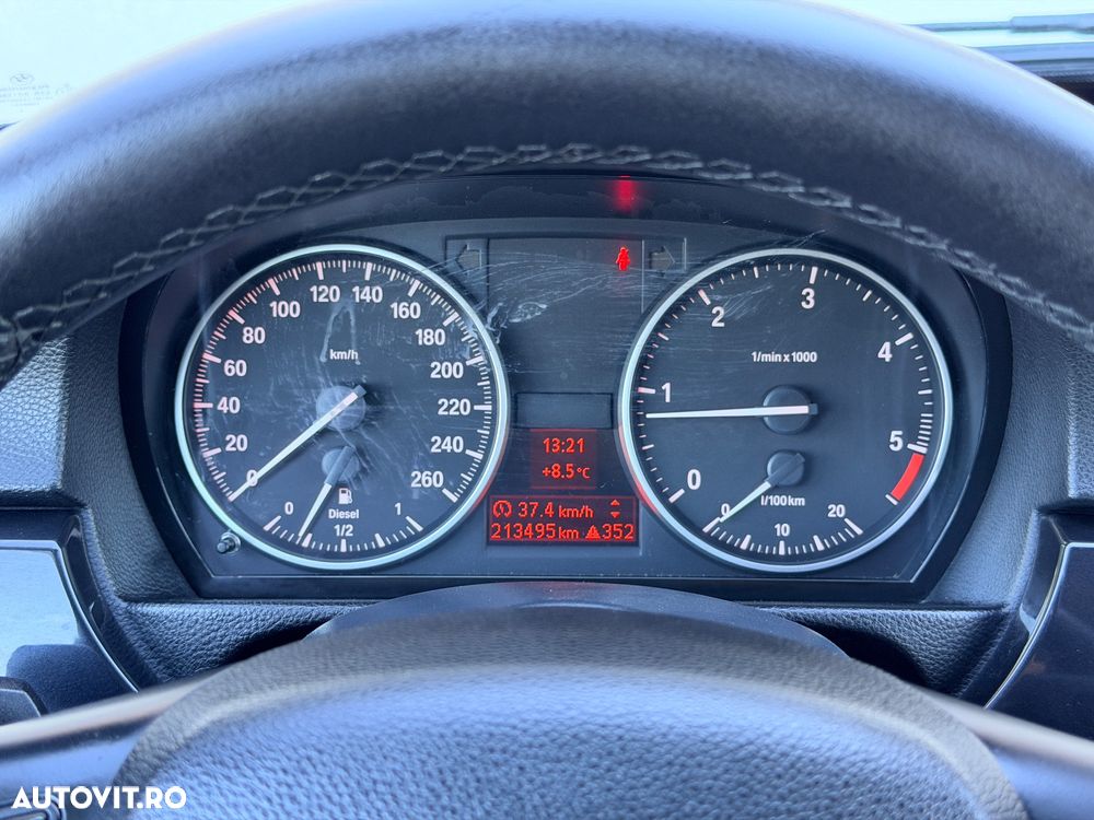 BMW Seria 3 320d DPF Touring Blue Performance Edition Sport - 28