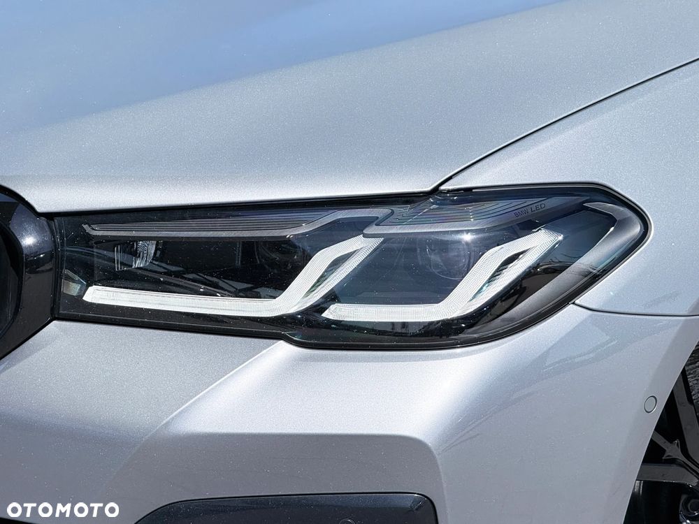 BMW Seria 5 530i xDrive M Sport sport - 9