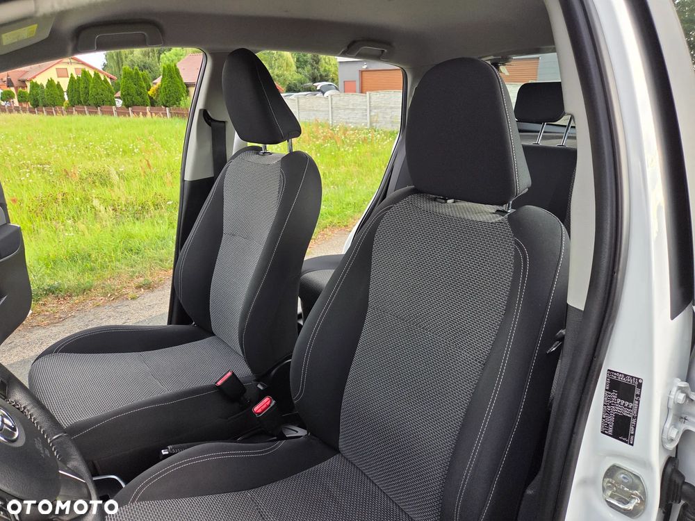 Toyota Yaris Hybrid 100 Dynamic EU6 - 26
