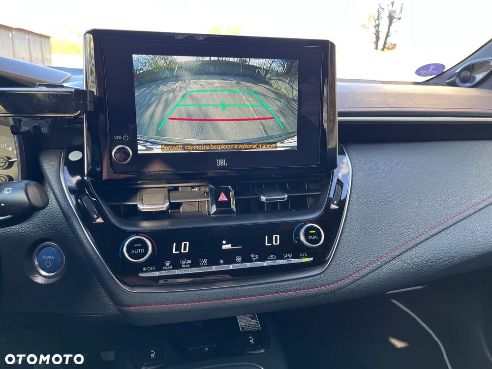 Toyota Corolla 2.0 Hybrid Executive - 28