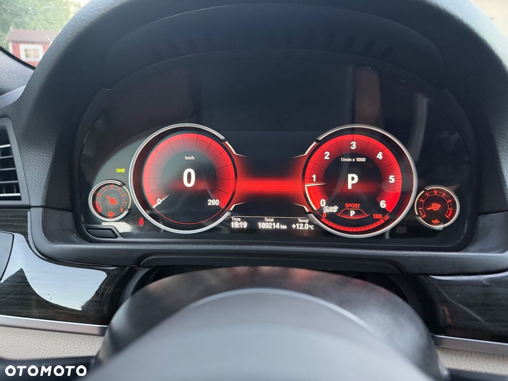 BMW Seria 5 520d M Sport - 28