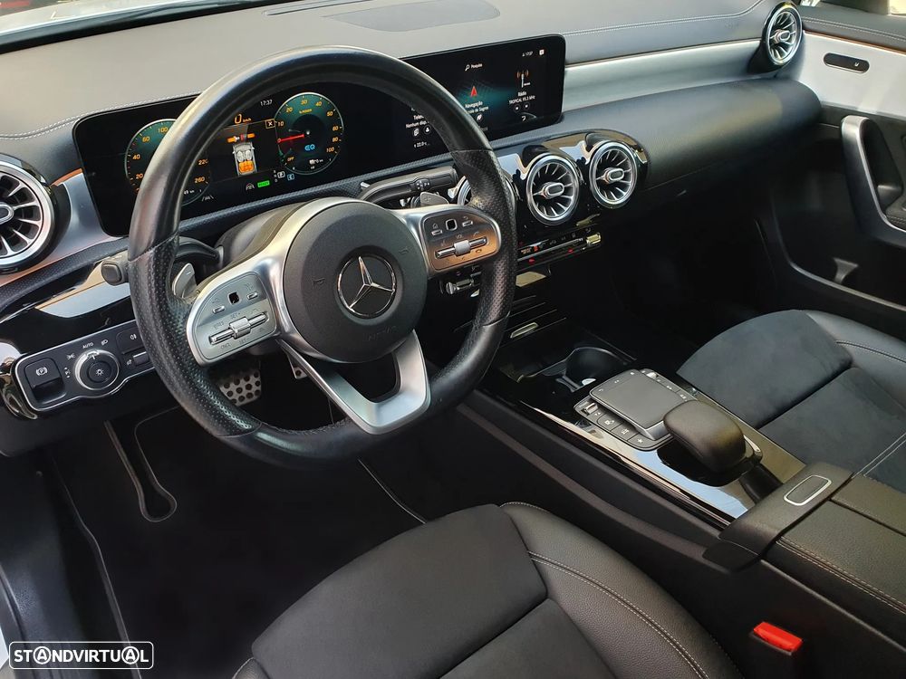 Mercedes-Benz A 250 e AMG Line - 3
