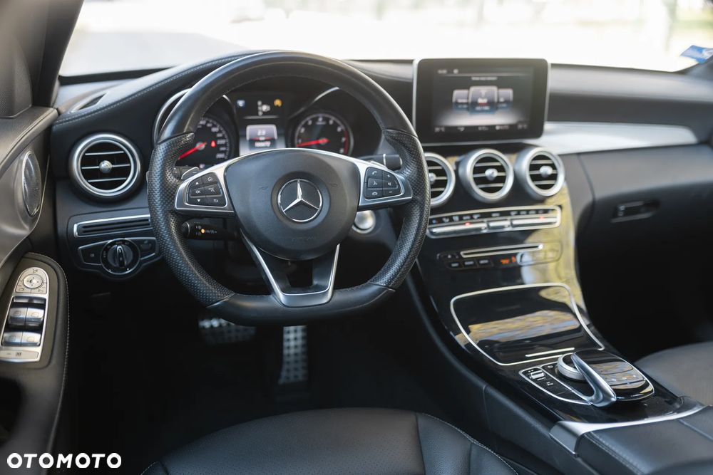 Mercedes-Benz Klasa C 200 4Matic 7G-TRONIC AMG Line - 14