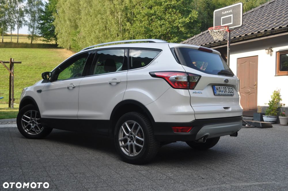Ford Kuga 1.5 EcoBoost 2x4 Titanium - 5