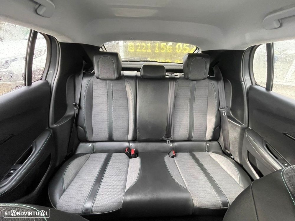 Peugeot 208 1.2 PureTech Allure - 11