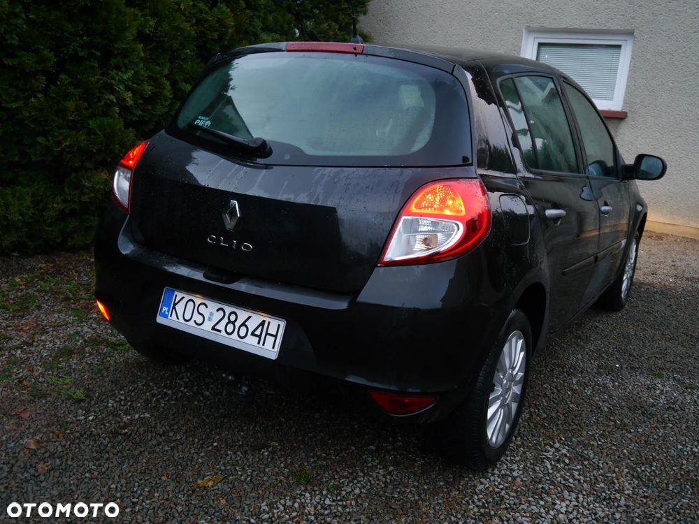 Renault Clio 1.2 16V 75 Dynamique - 12